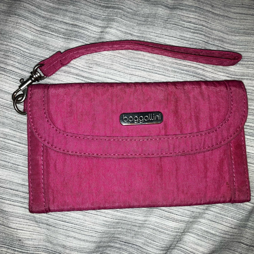 Baggallini Pink wallet wristlet/clutch.